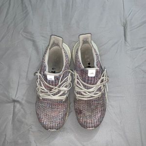 ADIDAS ULTRA BOOST4.0